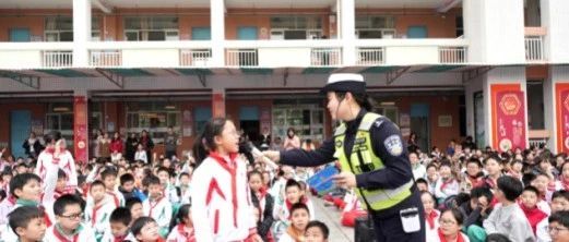 春季普法“大餐”送达中，江门新会市民请查收